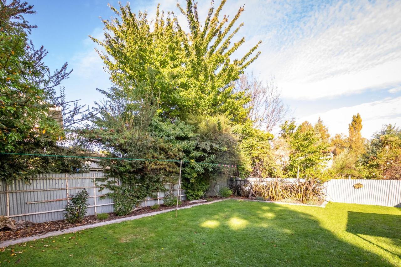 Hop, Skip And Jump To The Lake - Te Anau House Exterior foto